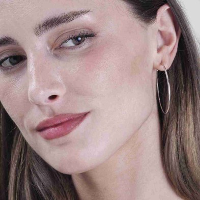 Thin hoop earrings in sterling silver