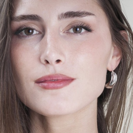 Vertical hook earrings with wavy design in 925 sterling silver